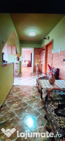 Apartament cu 2 camere central