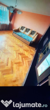 Apartament cu 2 camere central