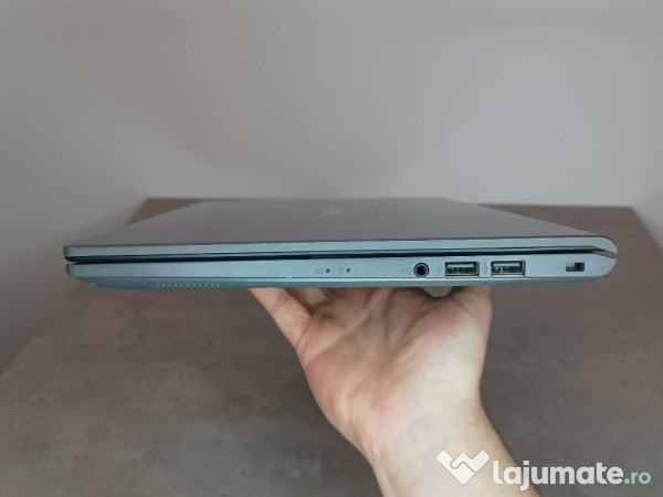 Asus 14' i3-10110u, 256gb SSD, 8gb RAM, Windows 11 