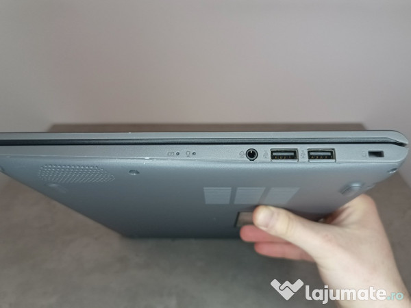 Asus 14' i3-10110u, 256gb SSD, 8gb RAM, Windows 11 