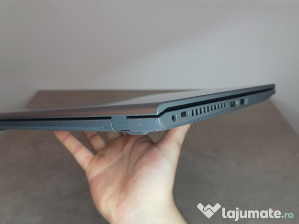 Asus 14' i3-10110u, 256gb SSD, 8gb RAM, Windows 11 