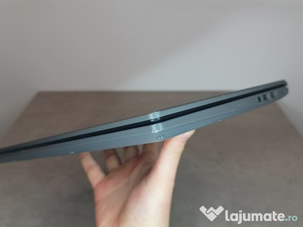 Asus 14' i3-10110u, 256gb SSD, 8gb RAM, Windows 11 