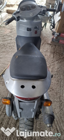 Scuter Aprilia leonardo 