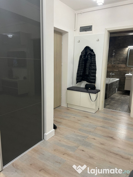 Închiriez apartament 2 camere complex Maurer