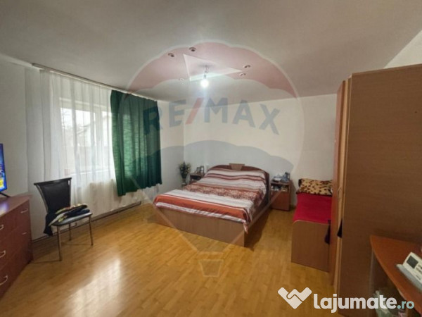 Casă spațioasă cu garaj - Mogoșoaia, foarte aproape d...