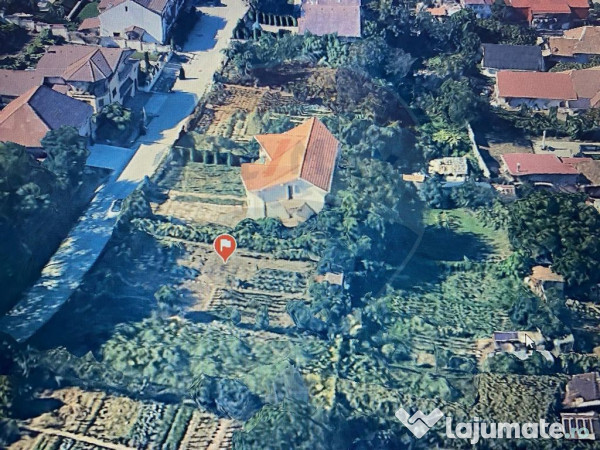 Teren de constructii intre case, in Medias cu utilitatile... 