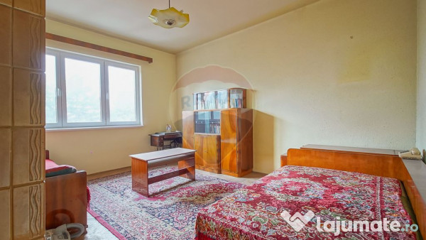 Apartament cu 3 camere de vânzare în zona Centrul Civic 