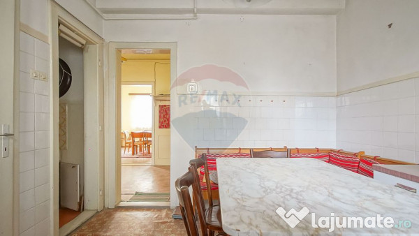 Apartament cu 3 camere de vânzare în zona Centrul Civic 