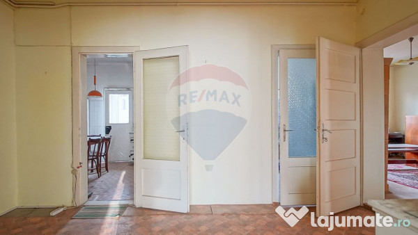 Apartament cu 3 camere de vânzare în zona Centrul Civic 