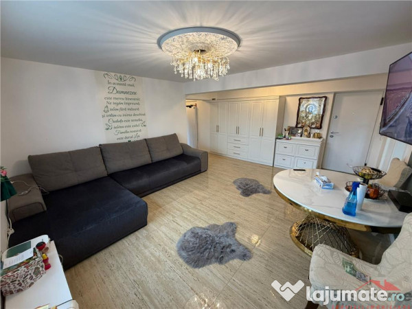 Apartament 3 camere, etaj 2 , ultracentral, renovat, incalzi
