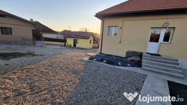 3 Case pe aceeasi parcela, sat Salistea Noua, com. Baciu, CLUJ
