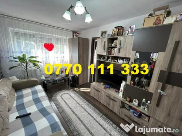 - Apartament 3 camere confort 2, zona Viziru 2, etaj 3. 