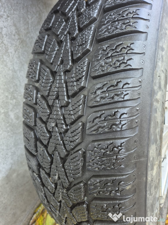 Cauciucuri iarna cu jante de tabla 