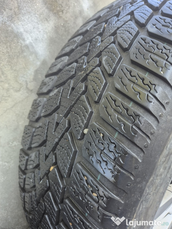 Cauciucuri iarna cu jante de tabla 