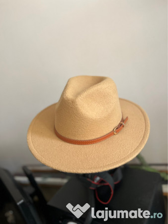 Palarie tip fedora 