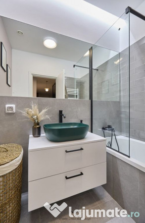 2cam studio, 8 minute metrou Berceni 