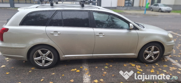 Auto Toyota Avensis