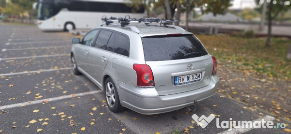 Auto Toyota Avensis