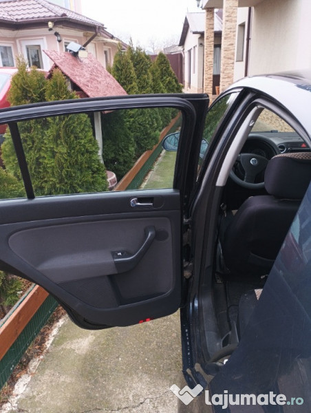 Volkswagen Golf 5 plus benzina