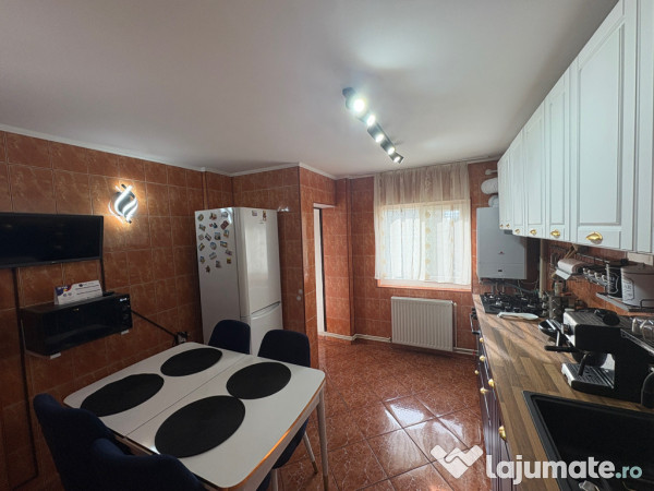 Apartament 3 camere decomandat, reabilitat 