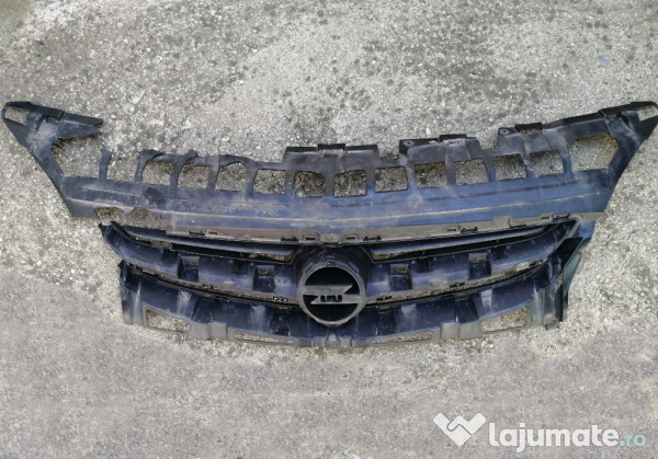 Grila radiator Opel Astra J facelift