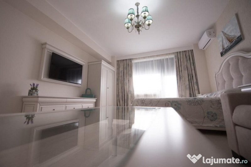 APARTAMENT 3 CAMERE MAMAIA CU VEDERE LA LAC 