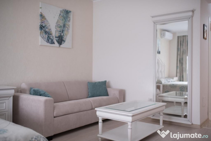 APARTAMENT 3 CAMERE MAMAIA CU VEDERE LA LAC 