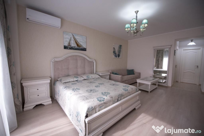 APARTAMENT 3 CAMERE MAMAIA CU VEDERE LA LAC 
