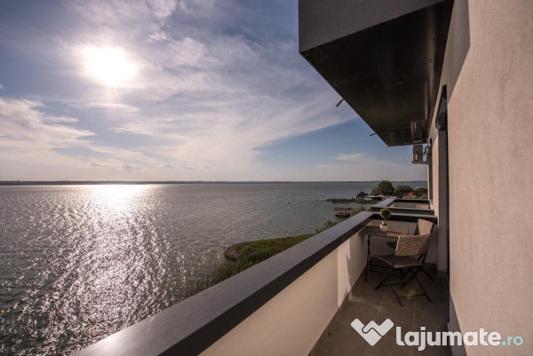 APARTAMENT 3 CAMERE MAMAIA CU VEDERE LA LAC 