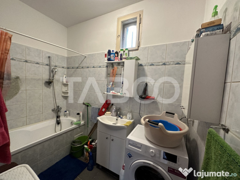 Casa 2 corpuri P+M si P+1 spatiu comercial 70 mpu la strada 