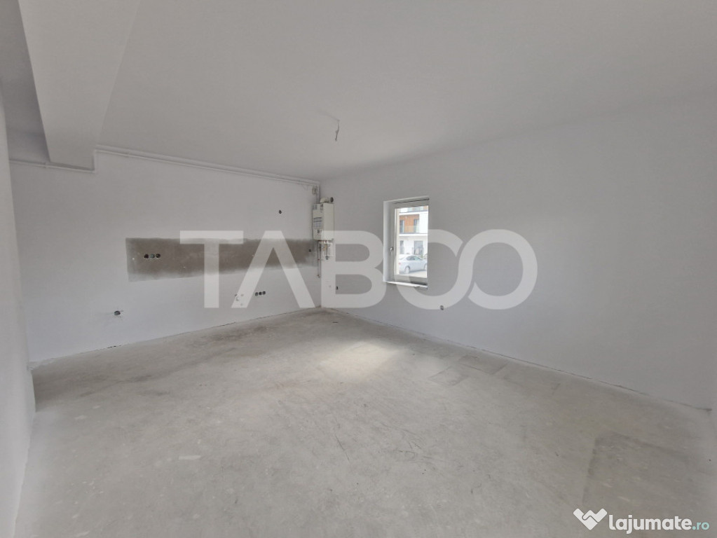 Apartament 60 mpu la CHEIE cu 3 camere balcon 18 mp pe Doamn 