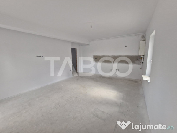 Apartament 60 mpu la CHEIE cu 3 camere balcon 18 mp pe Doamn 