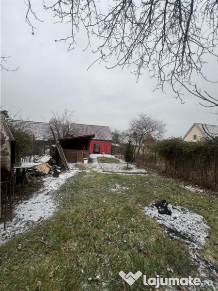 Casa individuala pe un singur nivel cu teren de 800 mp zona 