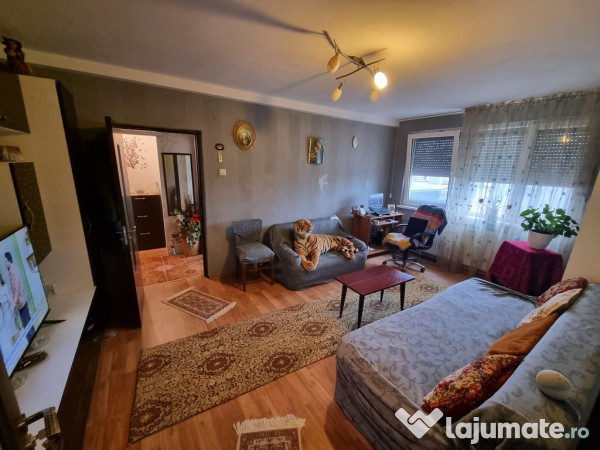 Central-apartament 2 camere cu gaze