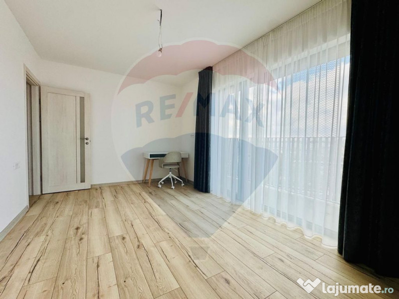 Apartament cu 3 camere de vânzare în zona Central 