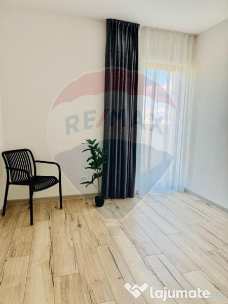 Apartament cu 3 camere de vânzare în zona Central 