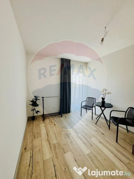 Apartament cu 3 camere de vânzare în zona Central 