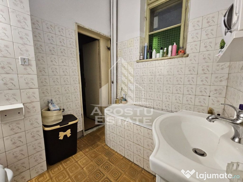 Apartament 4 camere, confort 1 sporit, parteer inalt in P... 