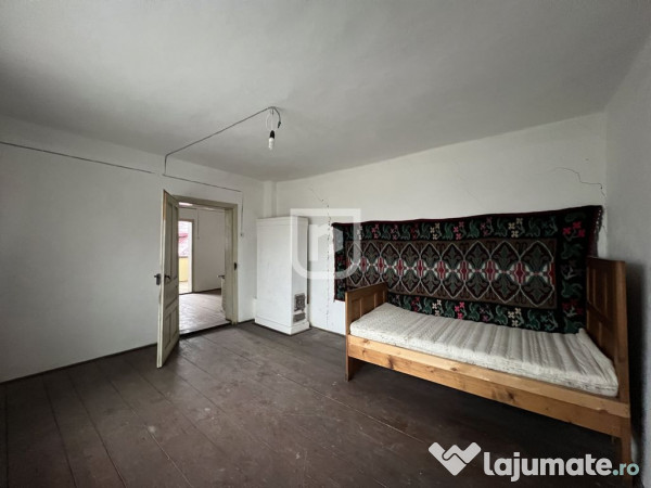 De vanzare casa, atelier fierarie, 4 anexe - 2507 mp in M... 