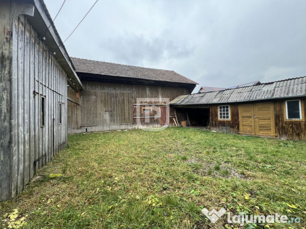 De vanzare casa, atelier fierarie, 4 anexe - 2507 mp in M... 
