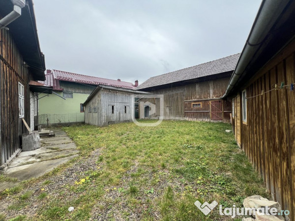 De vanzare casa, atelier fierarie, 4 anexe - 2507 mp in M... 