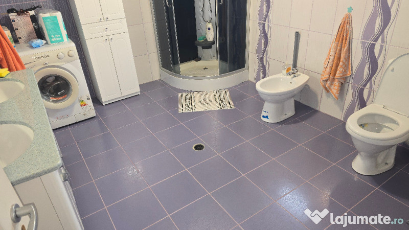 Vand casa in Deva, zona Garii (Peste Linia Ferata), P+E, din anul 2010 