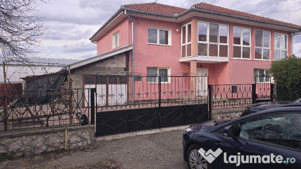 Vand casa in Deva, zona Garii (Peste Linia Ferata), P+E, din anul 2010 