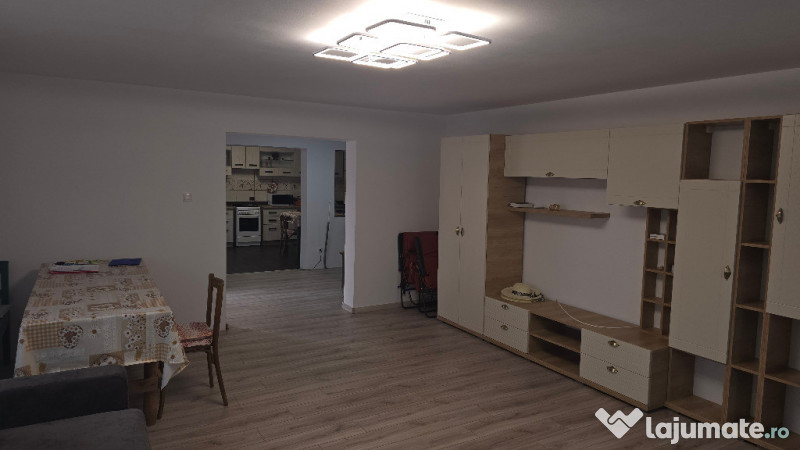 Vand casa in Deva, zona Garii (Peste Linia Ferata), P+E, din anul 2010 