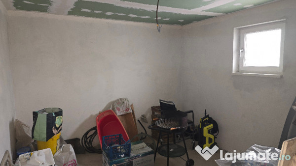 Vand casa in Deva, zona Garii (Peste Linia Ferata), P+E, din anul 2010 