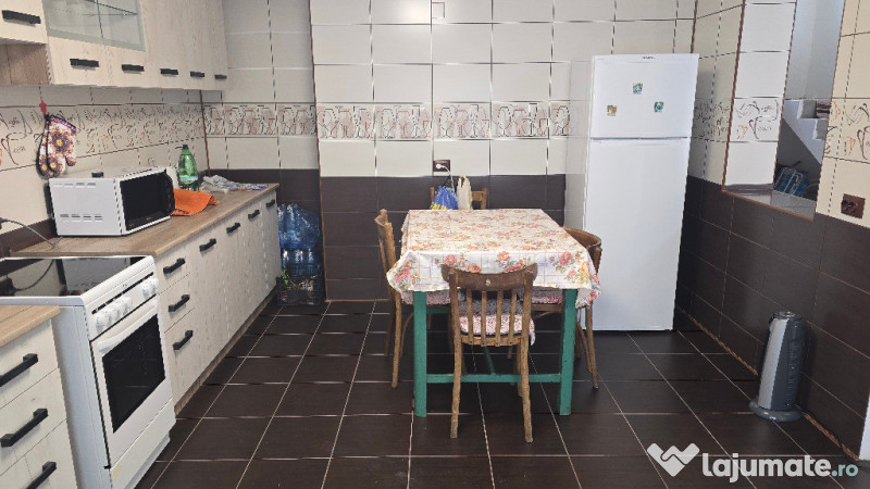 Vand casa in Deva, zona Garii (Peste Linia Ferata), P+E, din anul 2010 