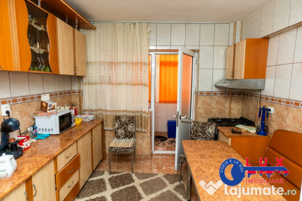 ID 4222 SUPER PRET Apartament 4 camere *Str. ETERNITATII