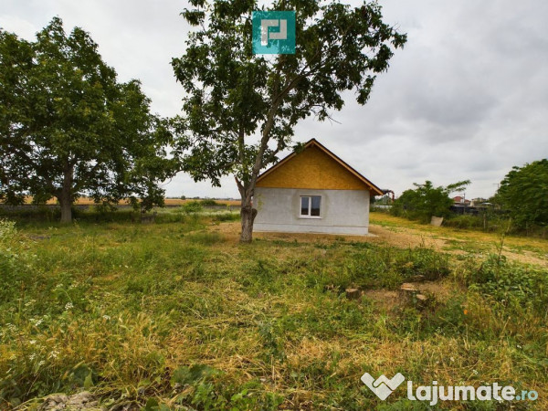 Casă cu 3 camere la roșu de vânzare zona 6Vânători