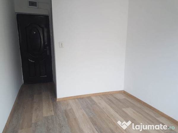 Garsoniera confort 3, etaj 1, bloc de garsoniere, libera, Stadionului