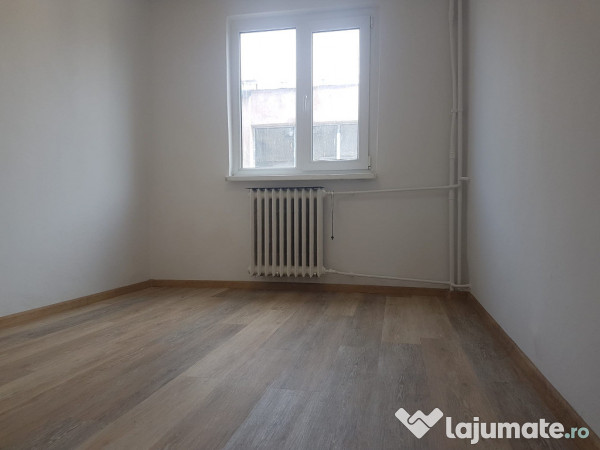 Garsoniera confort 3, etaj 1, bloc de garsoniere, libera, Stadionului